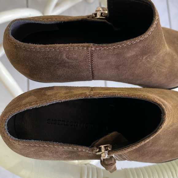 Sigerson Morrison Women’s Hannah Pointed Toe Western Suede Ankle Booties - Picture 4 of 8